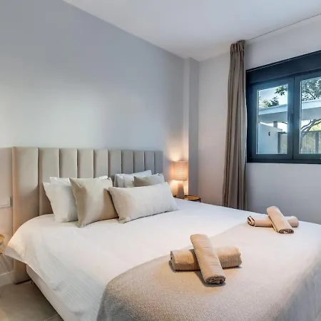 Aranya - With Spacious Private Terrace Apartment Estepona